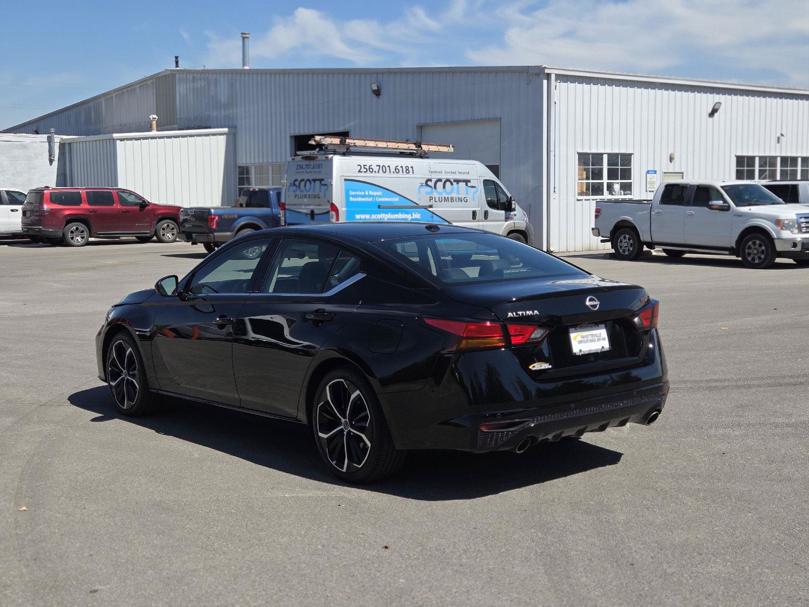Used 2025 Nissan Altima 2.5 SR FWD image 5