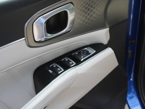 Certified 2022 Kia Sorento SX FWD image 20