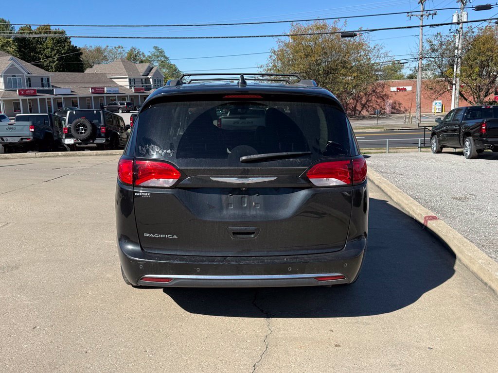 Used 2017 Chrysler Pacifica Touring-L Plus w/ Advanced Safetytec Group FWD image 7