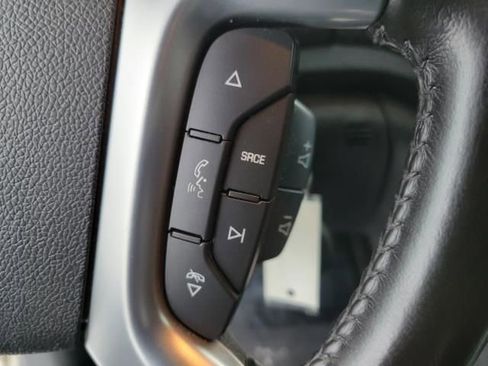 Used 2017 Chevrolet Traverse LT w/ Style and Technology Package image 24