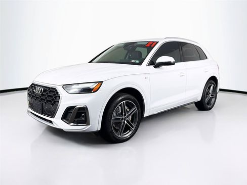 Used 2021 Audi Q5 e Premium Plus w/ Premium Plus Package AWD/4WD image 7