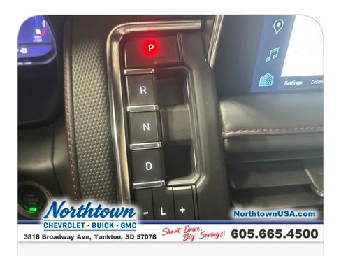 Used 2023 Chevrolet Suburban RST w/ Luxury Package image 23