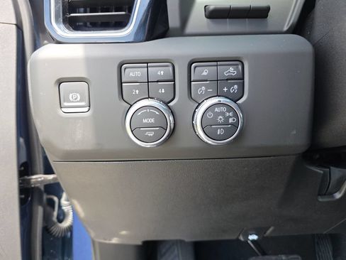 Used 2025 GMC Sierra 3500 Denali Ultimate AWD/4WD image 31