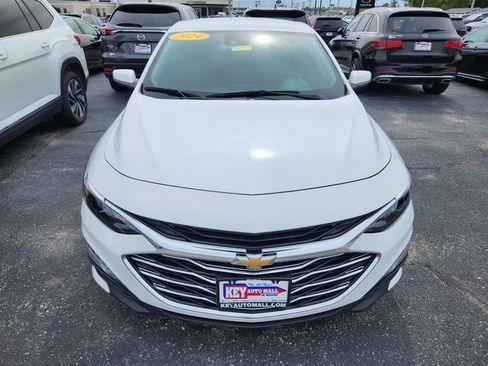 Used 2024 Chevrolet Malibu LT image 2