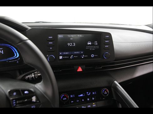 Certified 2025 Hyundai Elantra Sport FWD image 9