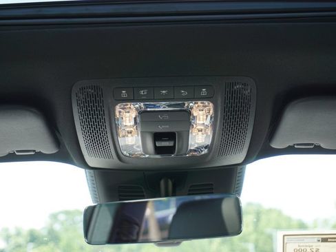 Certified 2025 Mercedes-Benz GLB 250 image 46