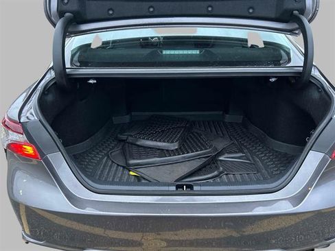 Used 2023 Toyota Camry SE image 13