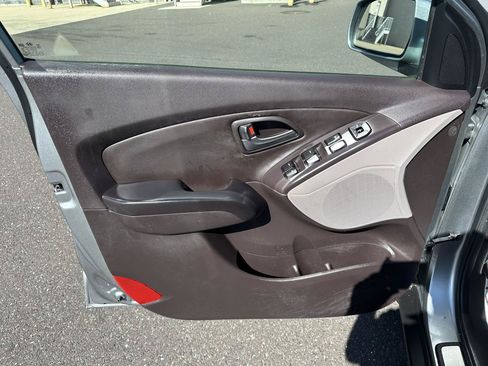 Used 2015 Hyundai Tucson Limited w/ Option Group 03 AWD/4WD image 11