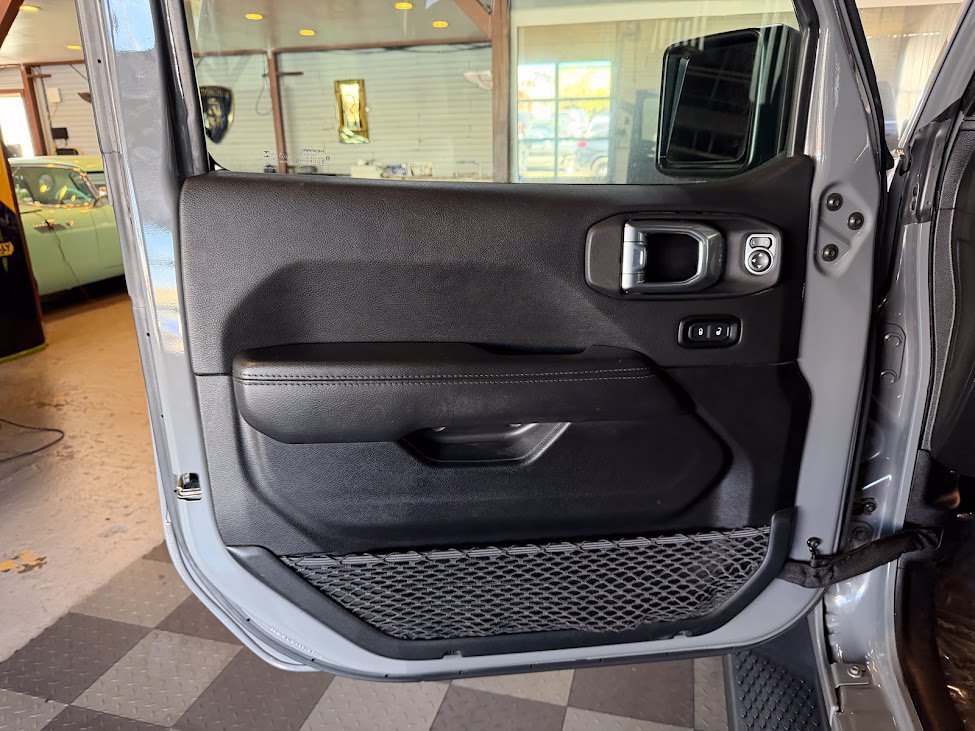 Used 2021 Jeep Wrangler Unlimited Sahara AWD/4WD image 25