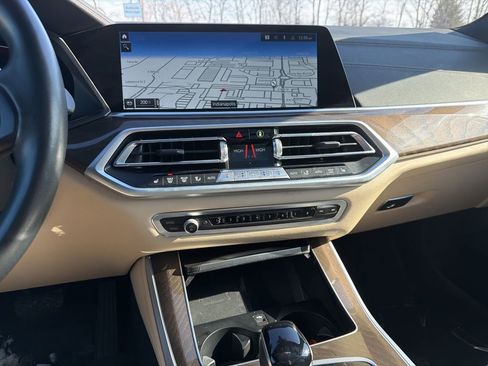 Used 2022 BMW X5 xDrive40i w/ Premium Package image 16