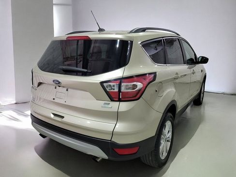 Used 2018 Ford Escape SE image 18