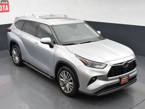 Used 2022 Toyota Highlander Platinum AWD/4WD image 34