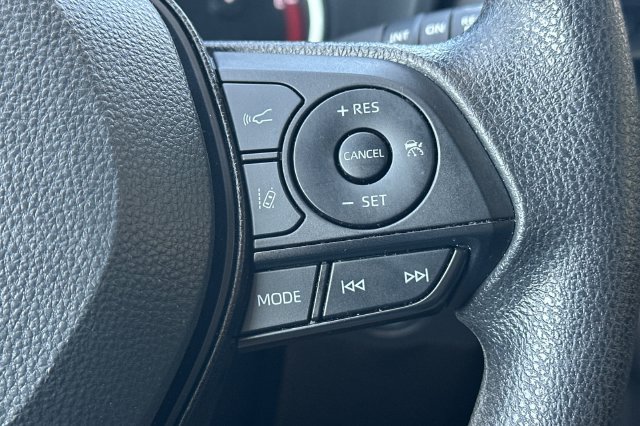 Used 2025 Toyota RAV4 XLE FWD image 26