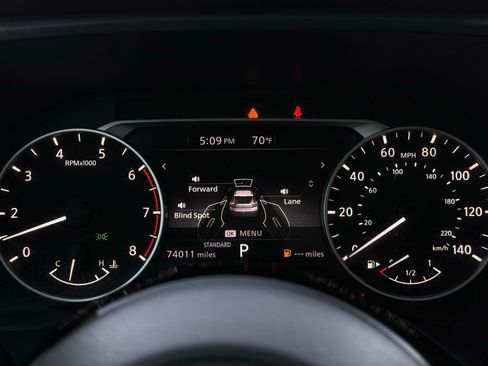 Used 2022 Nissan Rogue SV w/ SV Premium Package image 40