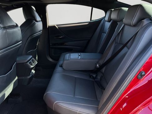 Used 2022 Lexus ES 300h F Sport w/ Accessory Package image 10