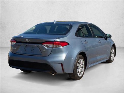 Used 2023 Toyota Corolla LE image 5