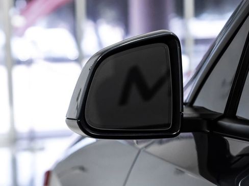 Used 2023 Tesla Model Y Long Range AWD/4WD image 38