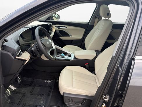 Used 2025 Audi Q5 Premium Plus w/ Premium Plus AWD/4WD image 9