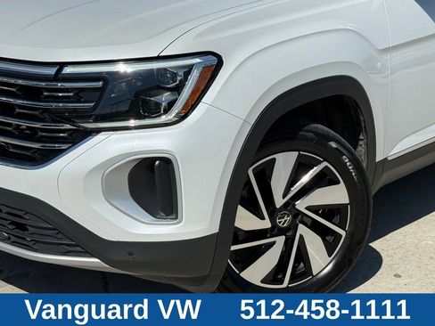 Used 2024 Volkswagen Atlas SEL AWD/4WD image 3