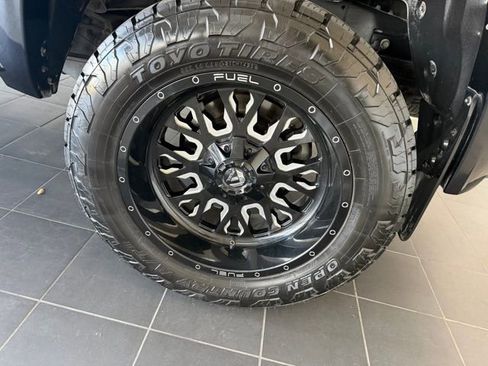 Used 2019 Toyota Tundra Platinum image 16