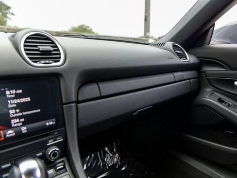 Certified 2024 Porsche 718 Boxster image 33