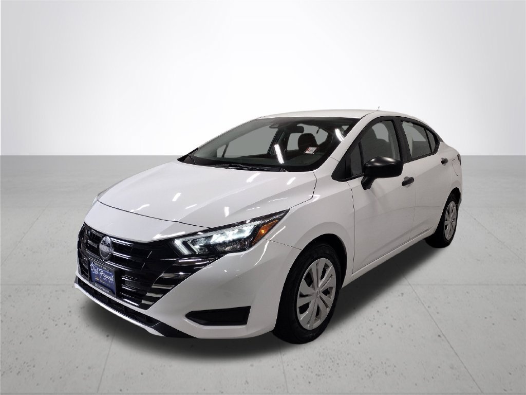Used 2025 Nissan Versa S FWD image 2