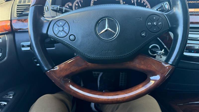 Used 2011 Mercedes-Benz S 550 4MATIC w/ Sport & Premium Pkgs image 34