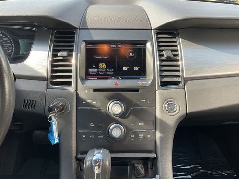 Used 2013 Ford Taurus SEL FWD image 17