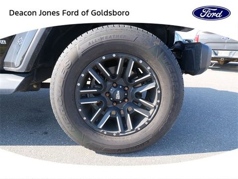 Used 2019 Jeep Wrangler Unlimited Sahara w/ Safety Group image 11