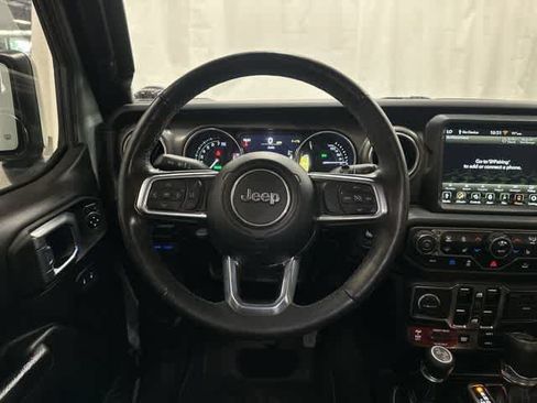 Used 2023 Jeep Wrangler Unlimited Rubicon 4xe w/ Cold Weather Group AWD/4WD image 15