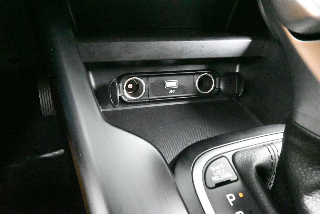 Used 2024 Kia Soul LX w/ Option Group 015 FWD image 24