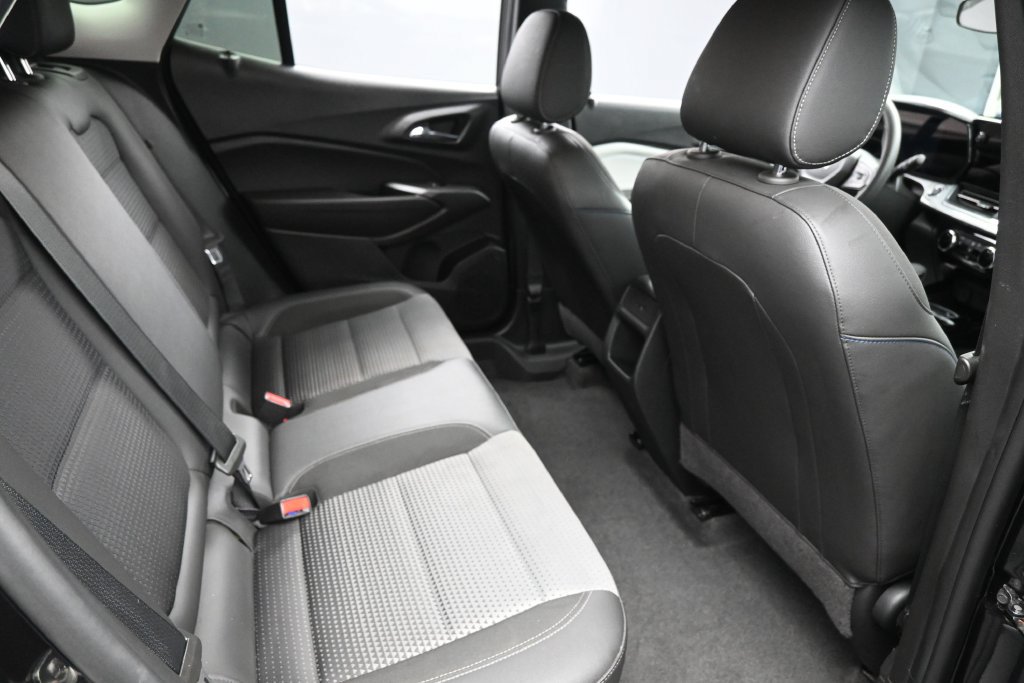 Used 2024 Chevrolet Trax LT FWD image 27