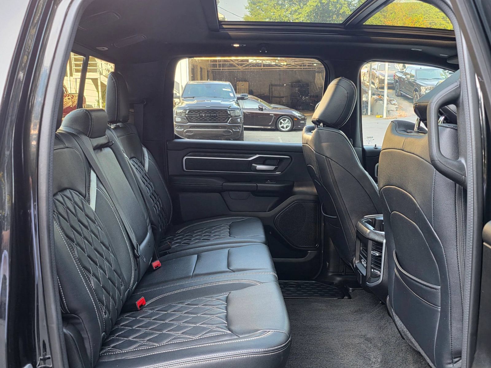 Used 2023 RAM 1500 Big Horn AWD/4WD image 32