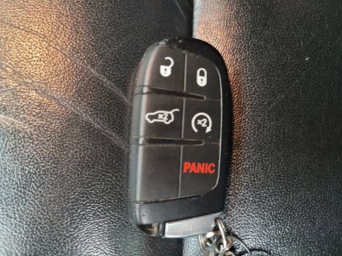 Used 2017 Jeep Grand Cherokee Limited AWD/4WD image 32