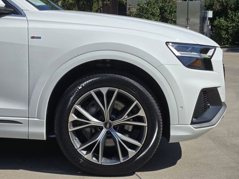 Certified 2022 Audi Q8 Premium Plus w/ Premium Plus Package image 11