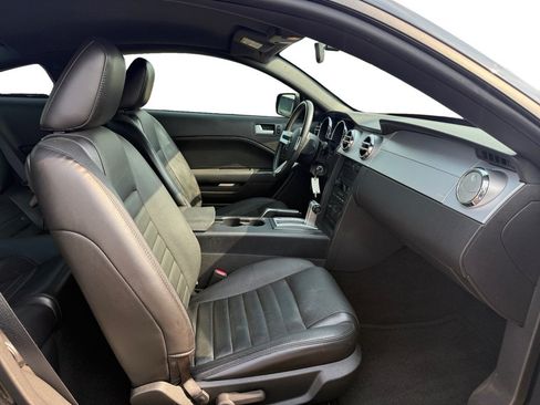 Used 2006 Ford Mustang GT RWD image 12