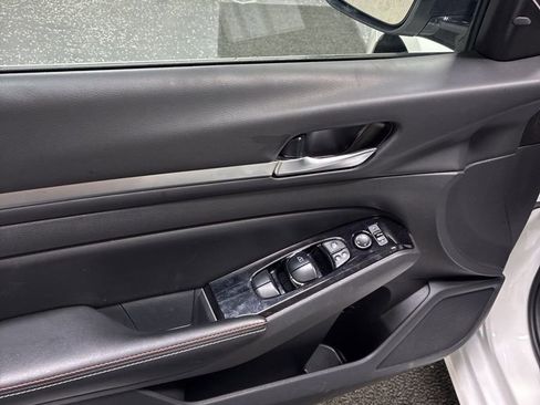 Used 2024 Nissan Altima 2.5 SR w/ SR Premium Package image 12