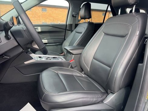 Certified 2023 Ford Explorer XLT w/ Equipment Group 202A image 19