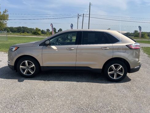 Used 2020 Ford Edge Titanium w/ Equipment Group 301A AWD/4WD image 5