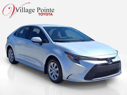 Used 2026 Toyota Corolla LE FWD image 7