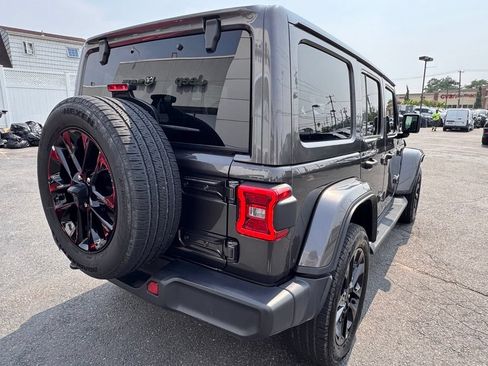 Used 2025 Jeep Wrangler Unlimited Sahara AWD/4WD image 7