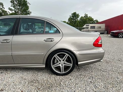 Used 2009 Mercedes-Benz E 63 AMG Sedan image 5