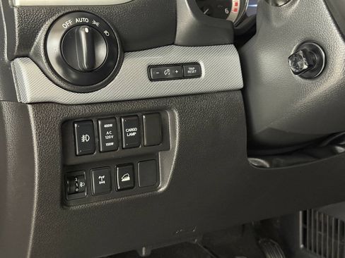 Used 2018 Nissan Titan PRO-4X w/ Pro-4x Convenience Package AWD/4WD image 54