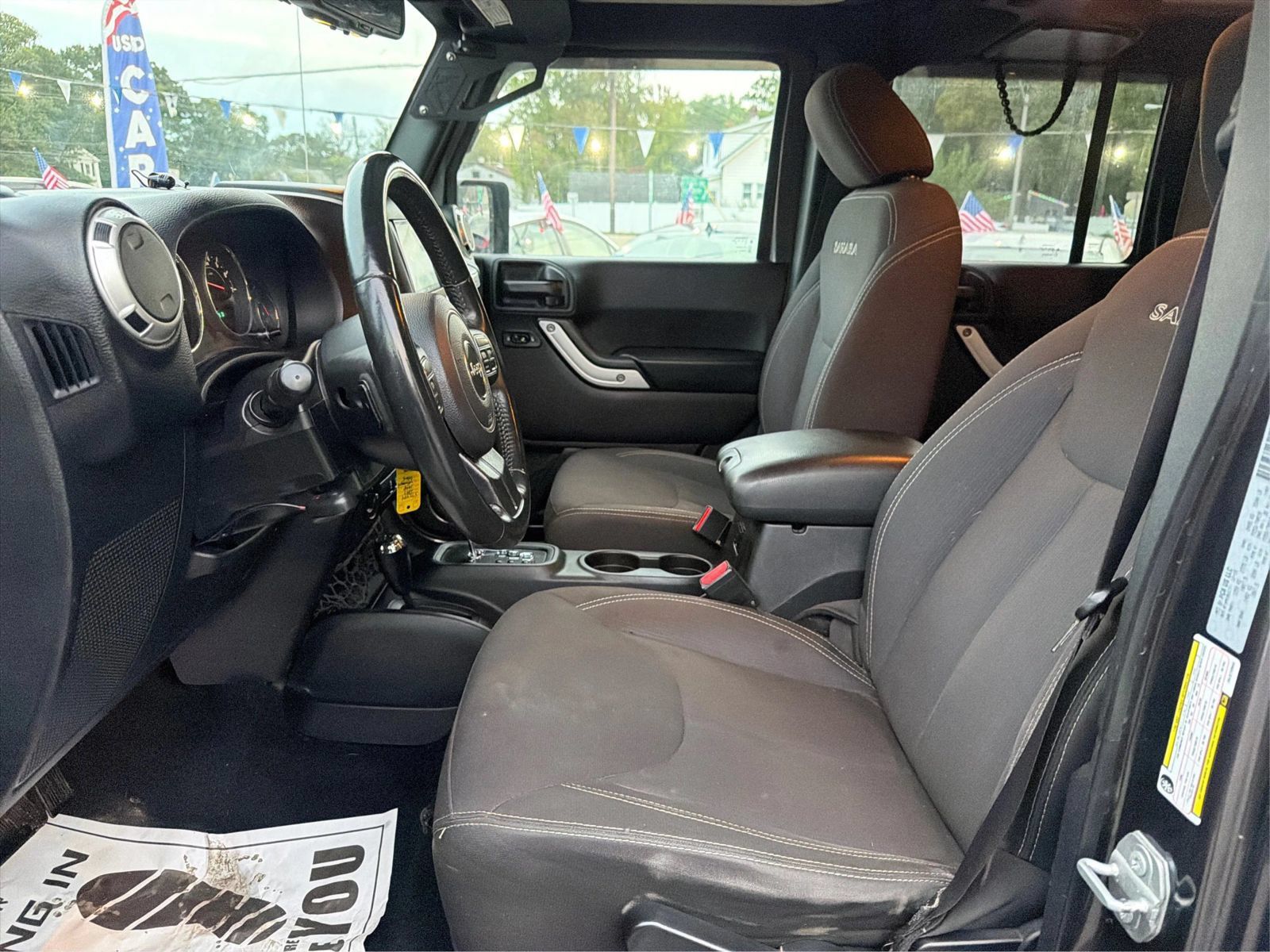 Used 2017 Jeep Wrangler Unlimited Sahara AWD/4WD image 9