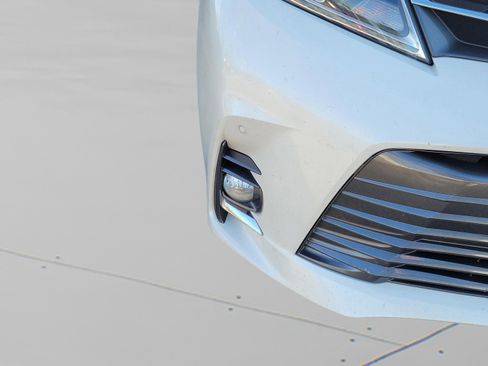 Used 2019 Toyota Sienna Limited image 20