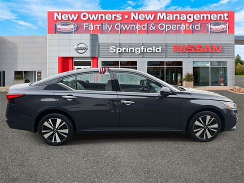 Used 2020 Nissan Altima 2.5 SV image 4