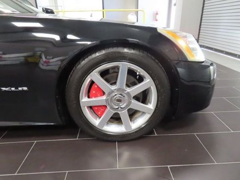 Used 2006 Cadillac XLR image 21