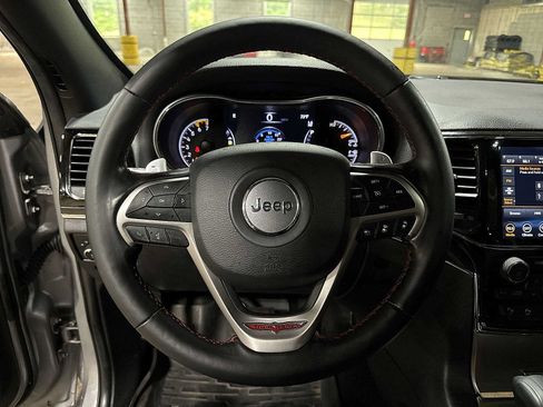 Used 2021 Jeep Grand Cherokee Trailhawk w/ Trailhawk Luxury Group AWD/4WD image 18