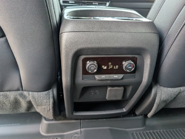New 2027 Chevrolet Traverse LT w/ Enhanced Driving Package FWD image 6