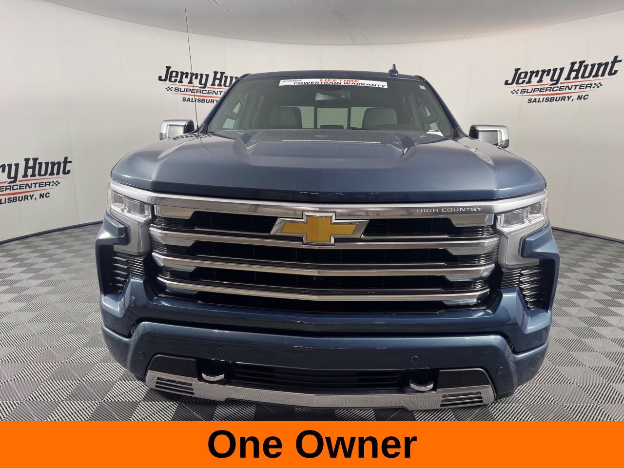 Used 2024 Chevrolet Silverado 1500 High Country w/ High Country Premium Package AWD/4WD image 4